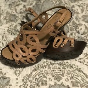 Jessica Simpson nude pumps